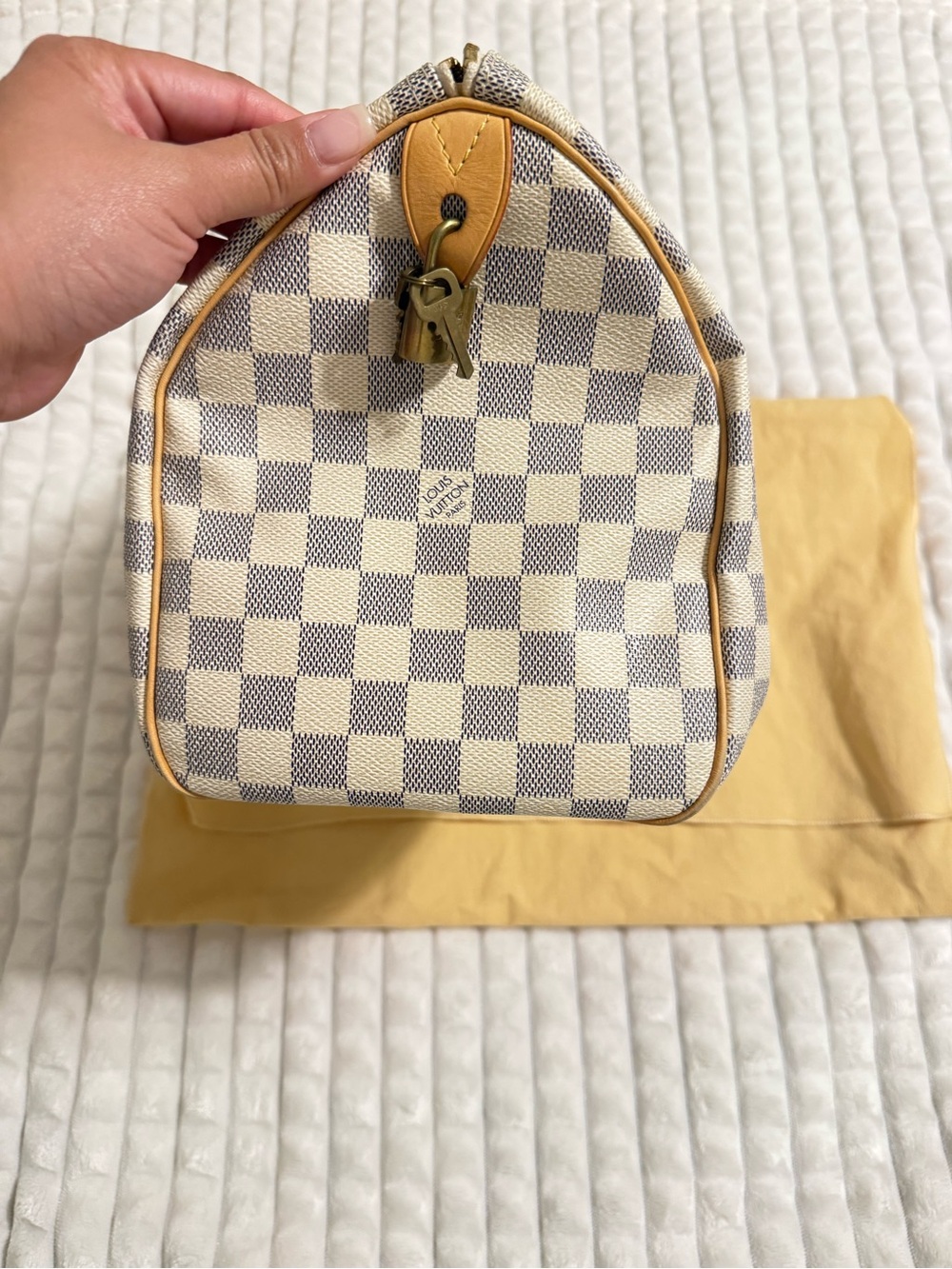 Louis Vuitton Damier Azur Canvas Speedy 30 - White and Light Blue Checkered - Picture 10 of 13